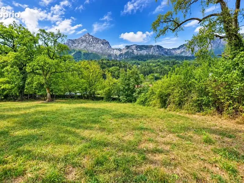 Photo Terrain à Magland au prix de 155 000€
