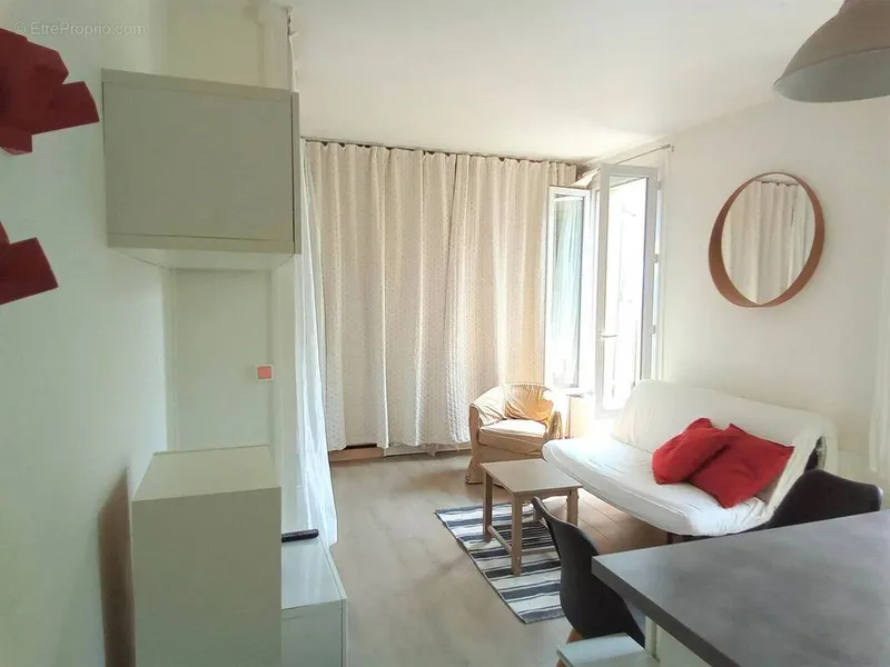 Photo Appartement à Ivry-Sur-Seine au prix de 160 000€