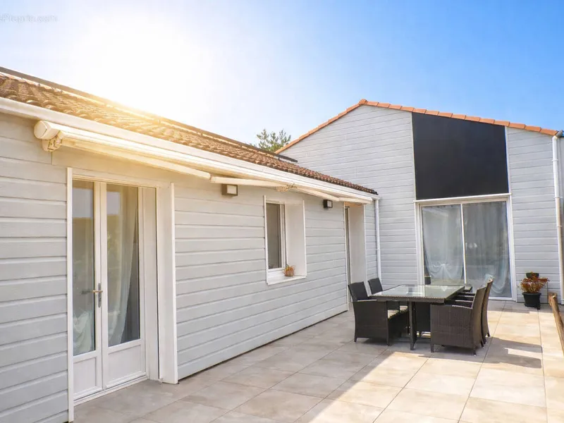 Photo Maison à Saint-Michel-Chef-Chef au prix de 588 800€