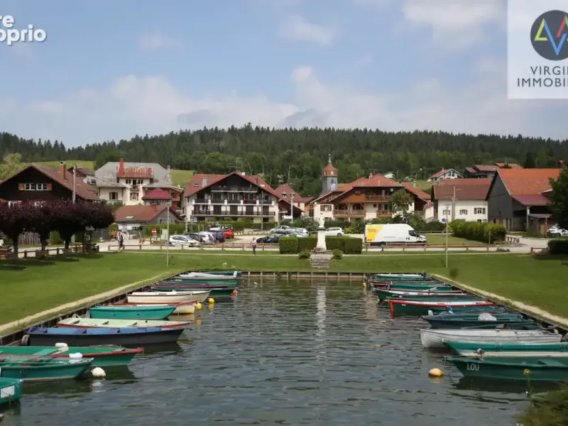 Photo Parking à Saint-Point-Lac au prix de 17 500€