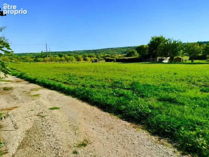 Photo Terrain à Lussan au prix de 98 400€