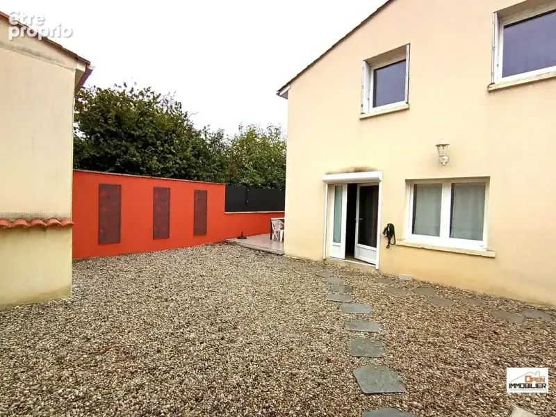 Photo Maison à Salles-D'angles au prix de 122 000€