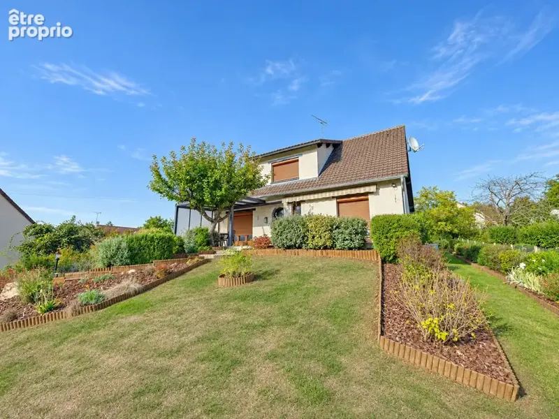 Photo Maison à Maintenon au prix de 325 500€