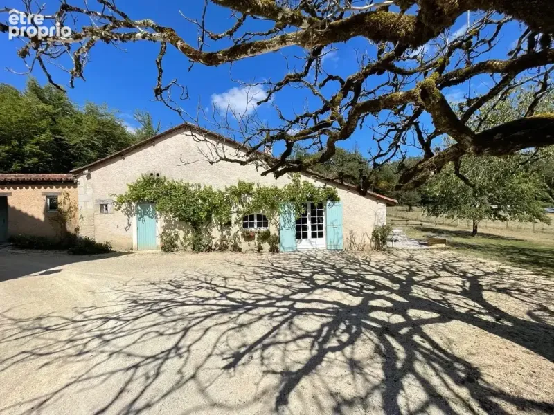 Photo Maison à Saint-Vincent-De-Connezac au prix de 885 000€