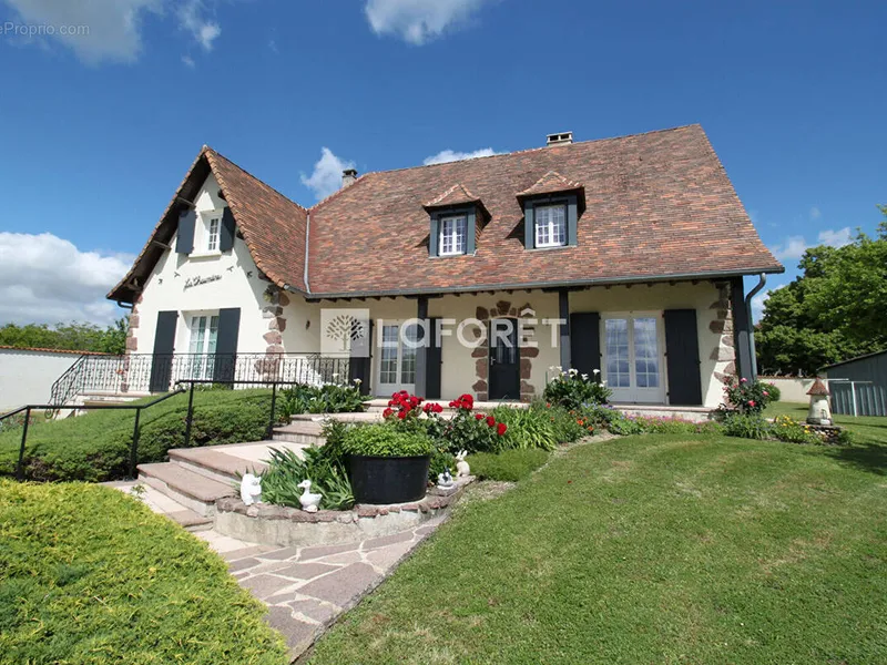 Photo Maison à Mareuil au prix de 249 100€