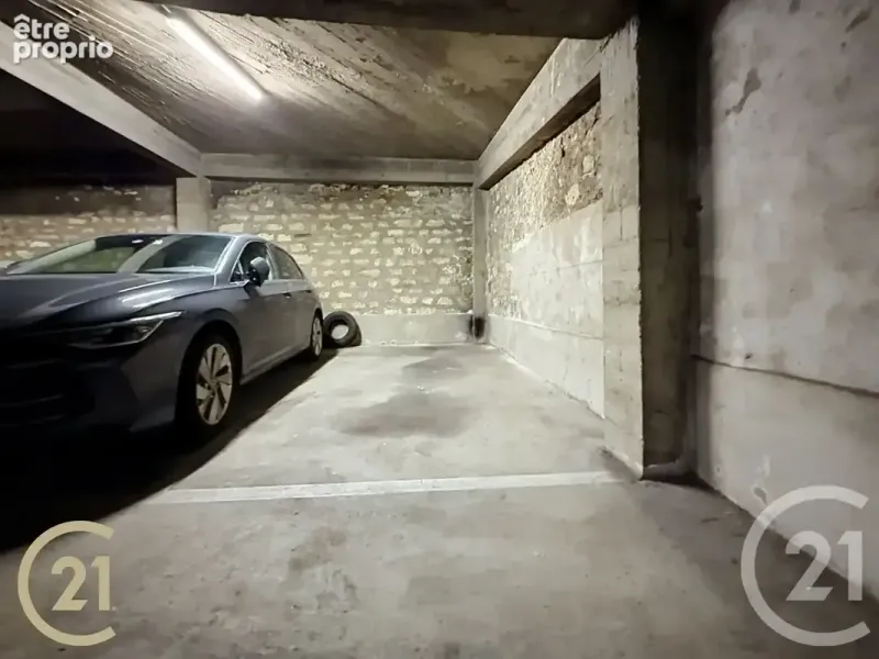 Photo Parking à Paris-12e au prix de 20 500€