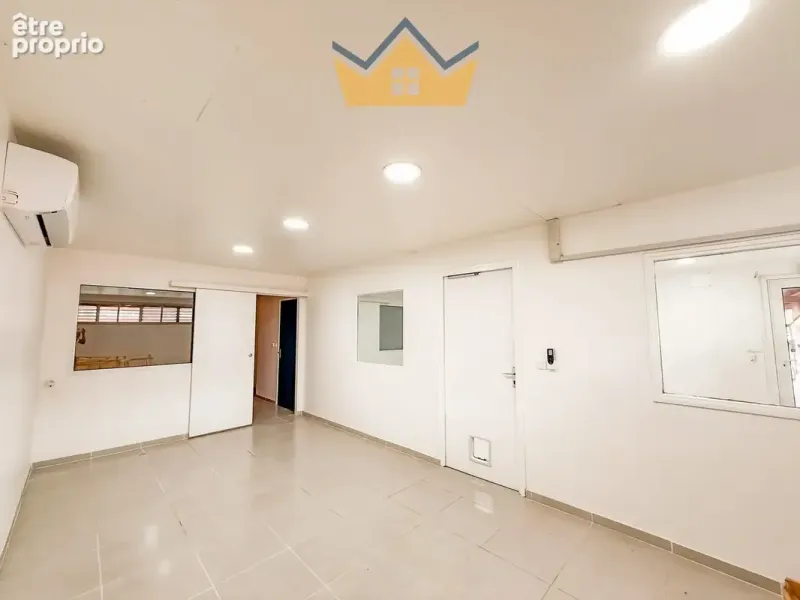 Photo Commerce à Fort-De-France au prix de 155 000€