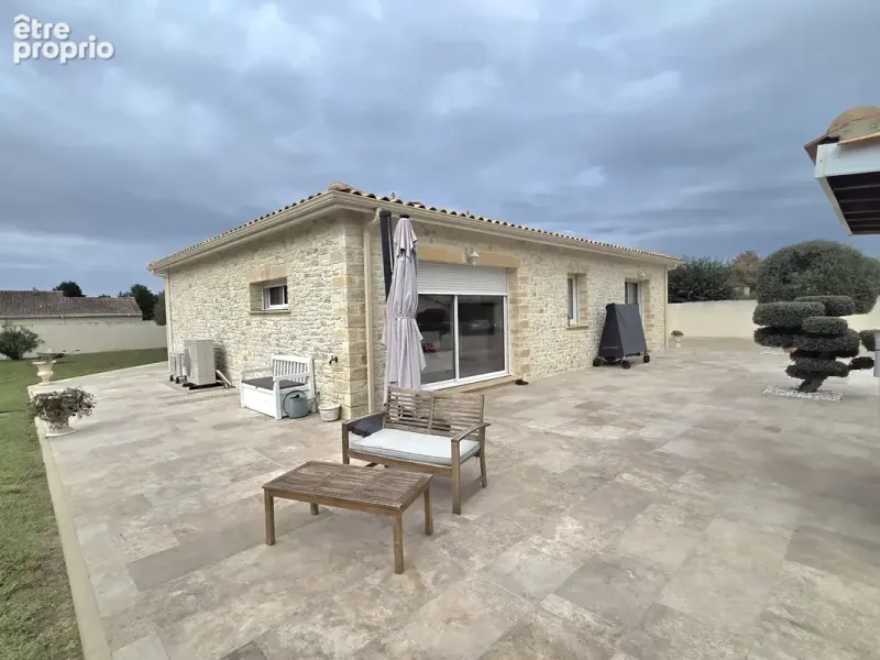Photo Maison à Saint-Denis-De-Pile au prix de 354 000€
