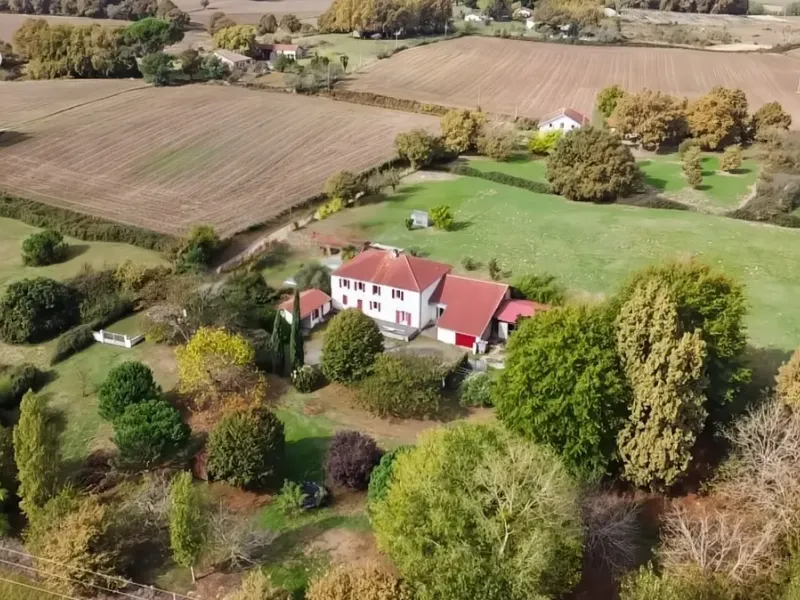 Photo Maison à Montsoue au prix de 312 060€