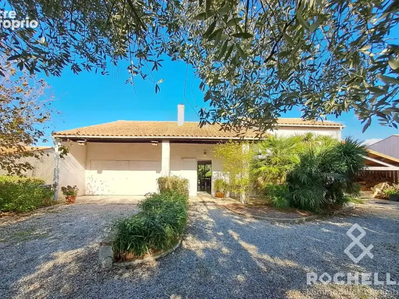 Photo Maison à Saint-Laurent-De-La-Pree au prix de 375 000€
