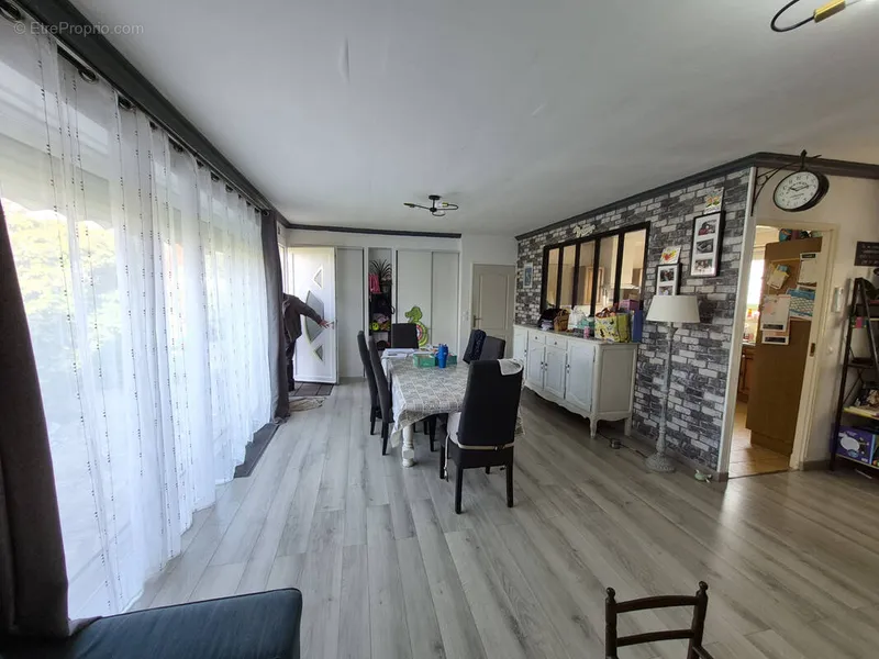 Photo Maison à Dange-Saint-Romain au prix de 161 900€