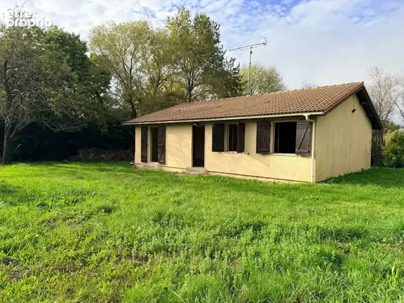 Photo Maison à Saint-Caprais-De-Blaye au prix de 124 000€