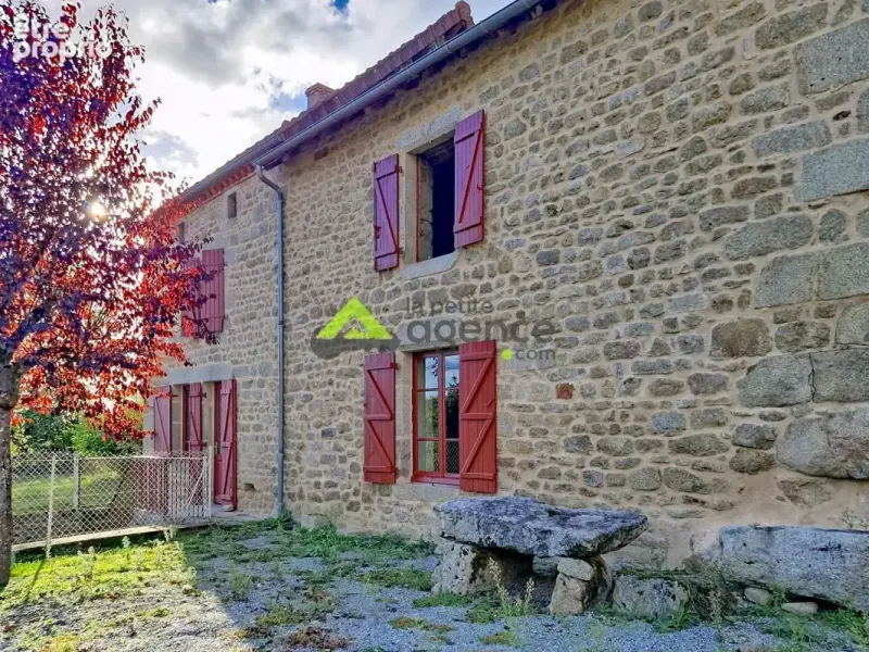 Photo Maison à Saint-Medard-La-Rochette au prix de 62 500€