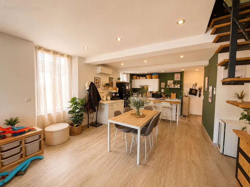 Photo Appartement à Six-Fours-Les-Plages au prix de 379 000€