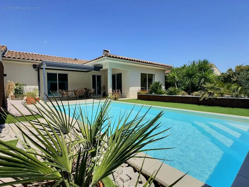 Photo Maison à Saint-Chamas au prix de 509 000€