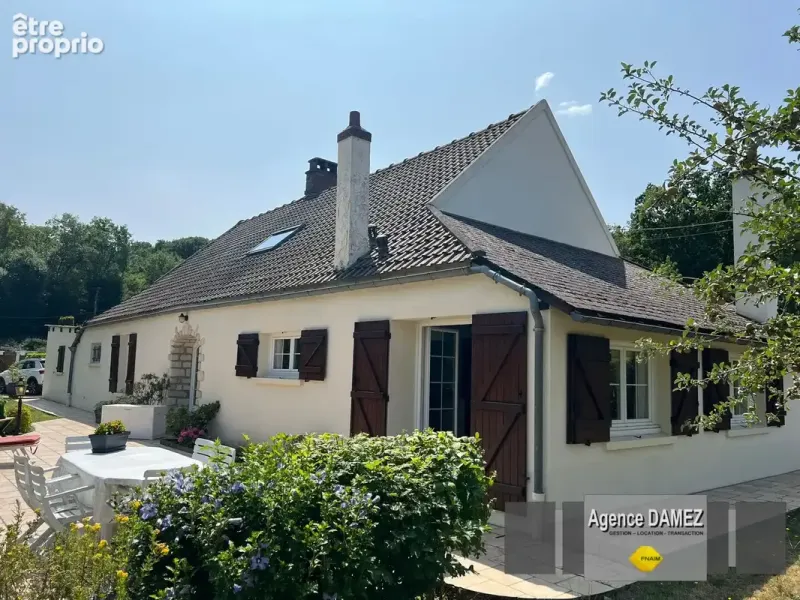 Photo Maison à Sainte-Mesme au prix de 349 000€