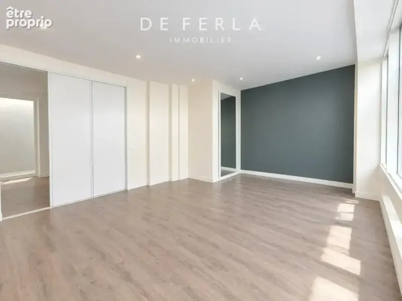 Photo Commerce à Paris-14e au prix de 200 000€