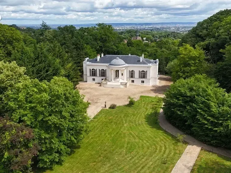 Photo Maison à Louveciennes au prix de 3 200 000€