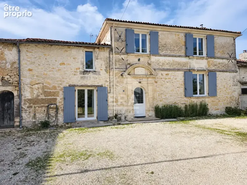Photo Maison à Varzay au prix de 299 000€