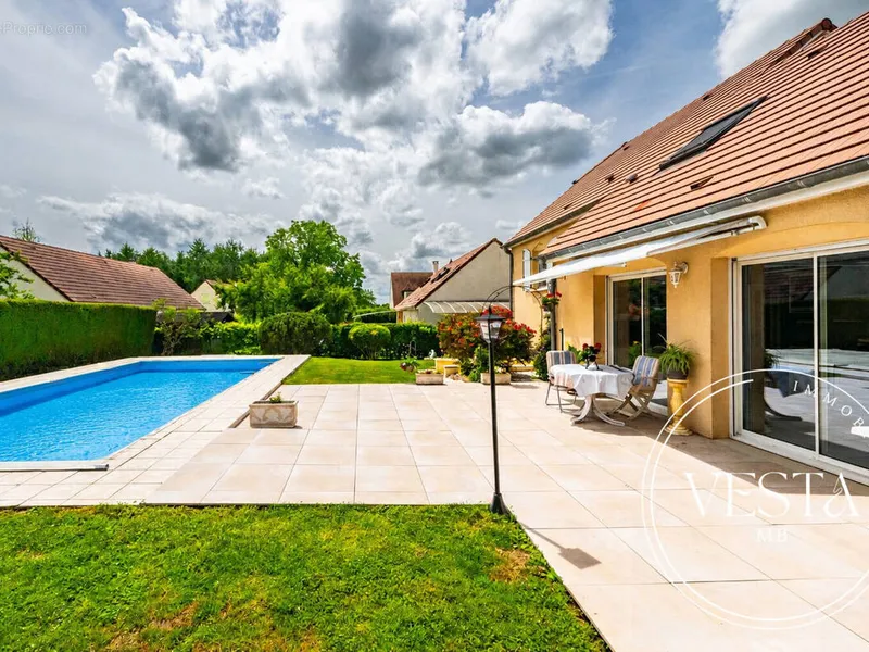 Photo Maison à Mirebeau-Sur-Beze au prix de 305 000€