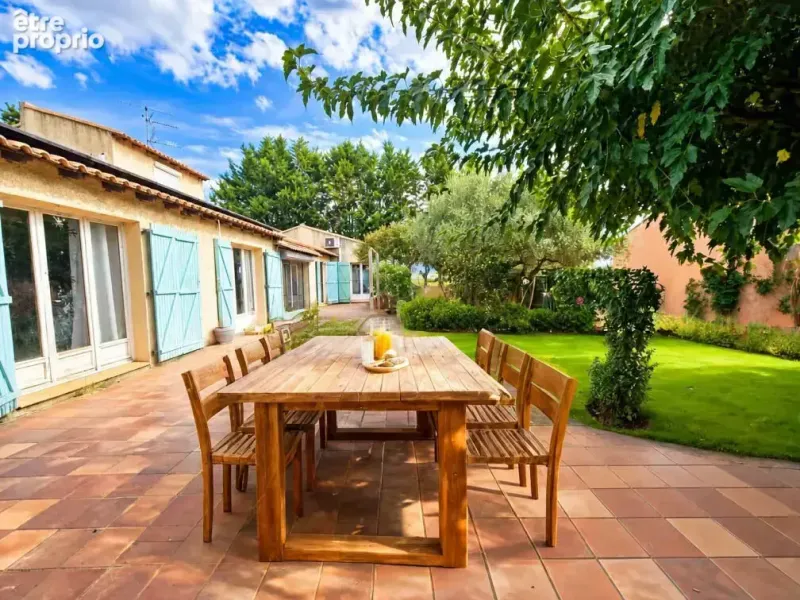 Photo Maison à Jonquieres-Saint-Vincent au prix de 420 000€
