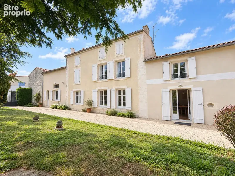 Photo Maison à Saint-Hilaire-La-Palud au prix de 495 000€