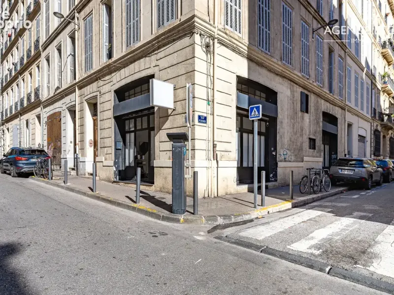 Photo Commerce à Marseille-1e au prix de 472 000€