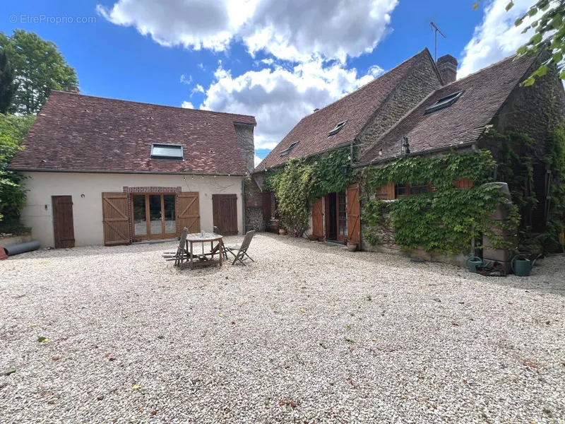 Photo Maison à Villeneuve-Sur-Yonne au prix de 251 500€