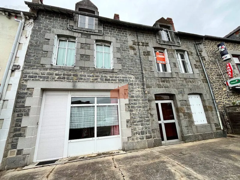 Photo Commerce à Pleugueneuc au prix de 177 800€