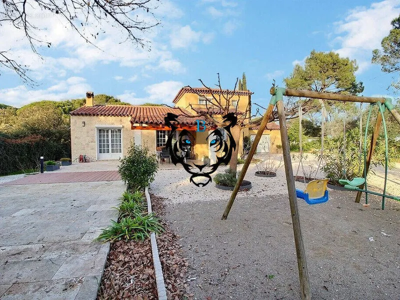 Photo Maison à Le Muy au prix de 539 000€