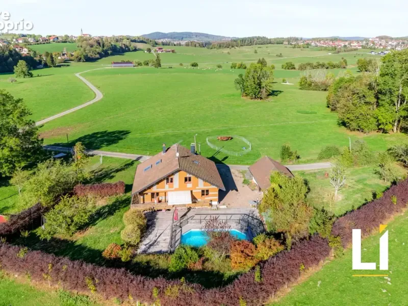 Photo Maison à Les Ecorces au prix de 429 000€