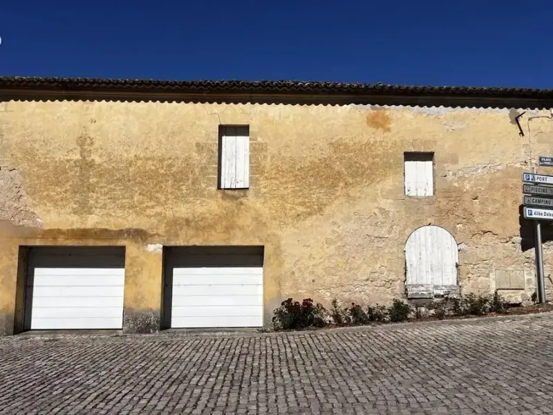 Photo Parking à Bourg au prix de 54 000€