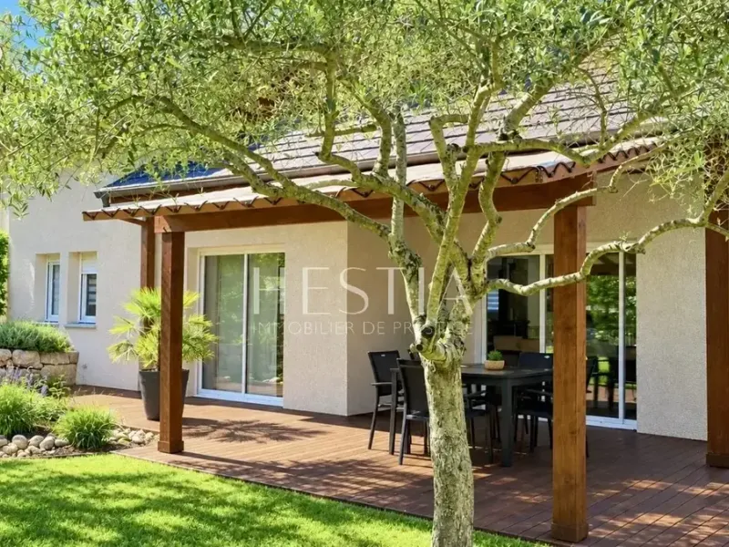 Photo Maison à Brison-Saint-Innocent au prix de 780 000€