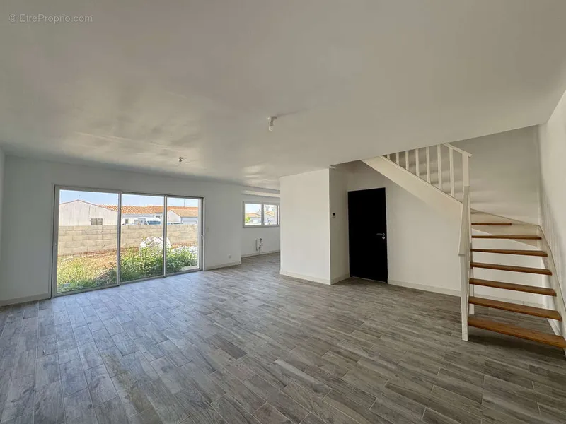 Photo Maison à Aigrefeuille-D'aunis au prix de 298 000€