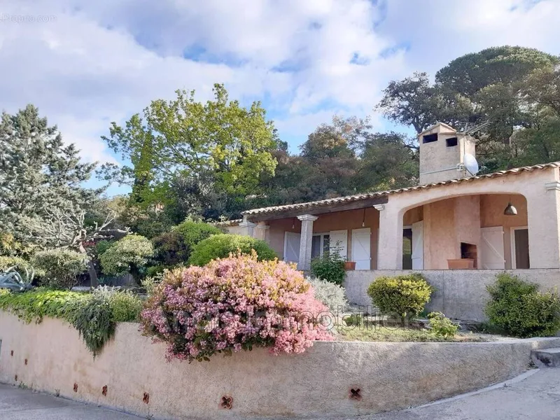 Photo Maison à Grimaud au prix de 735 000€