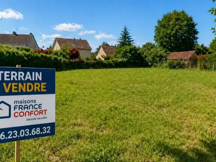 Photo Terrain à Chevry-Cossigny au prix de 185 000€