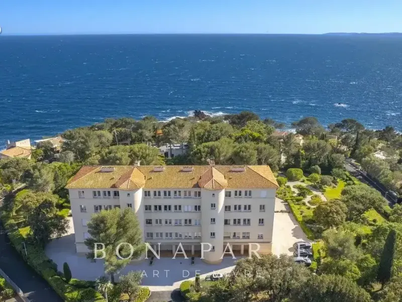 Photo Appartement à Saint-Raphael au prix de 1 090 000€