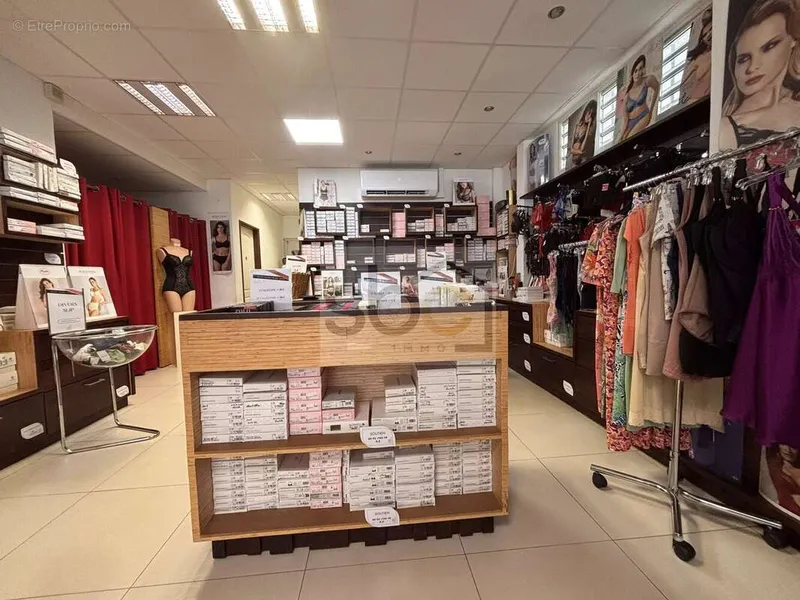Photo Commerce à Cayenne au prix de 45 900€