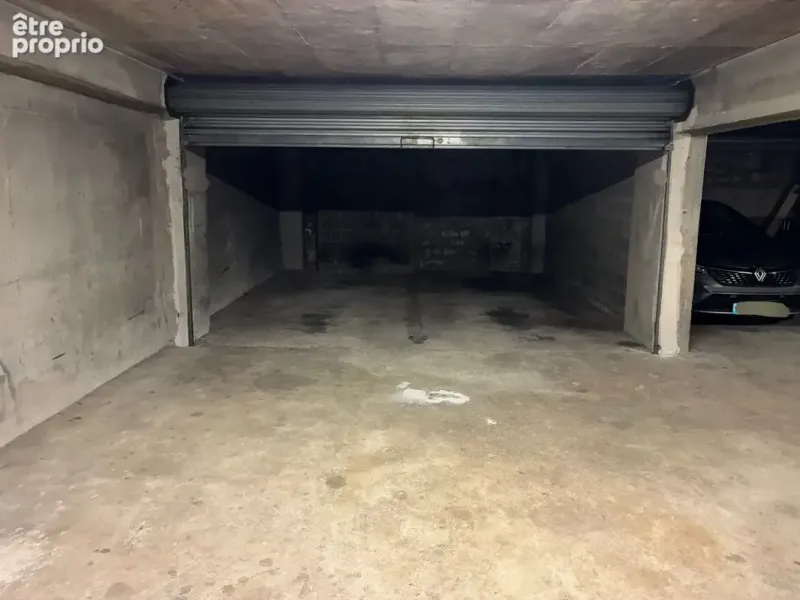 Photo Parking à Paris-8e au prix de 58 490€