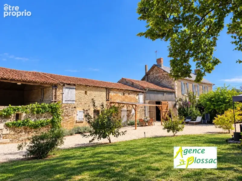 Photo Maison à Saint-Jean-De-Sauves au prix de 137 275€