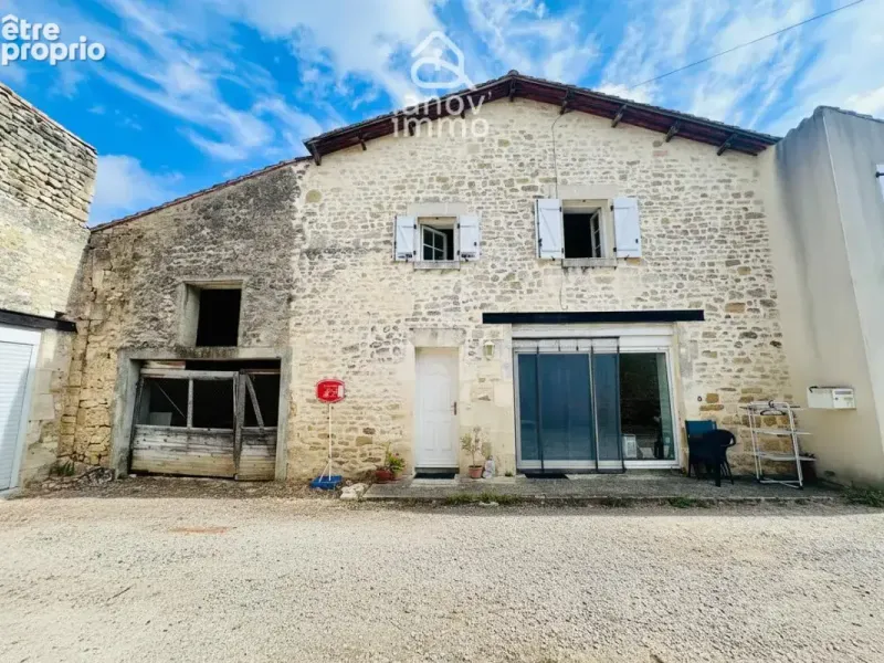 Photo Maison à Saint-Simeux au prix de 127 000€