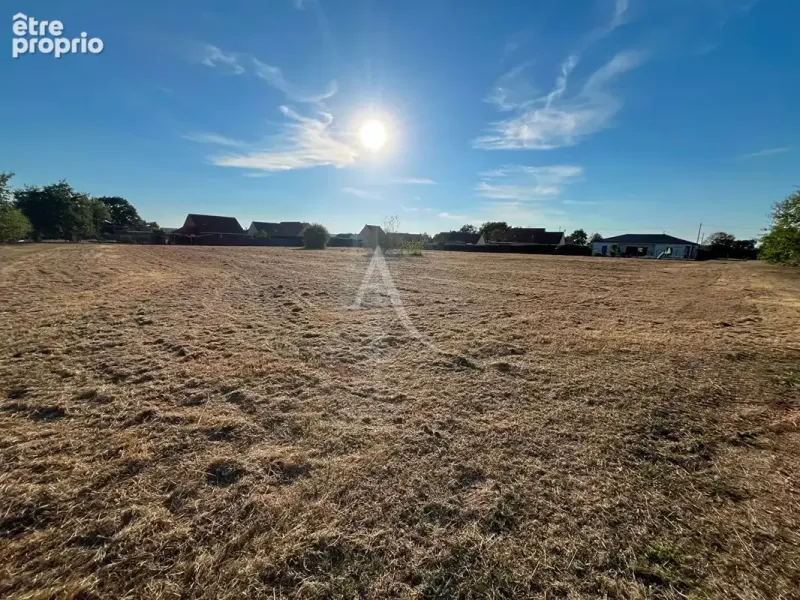 Photo Terrain à La Suze-Sur-Sarthe au prix de 161 250€