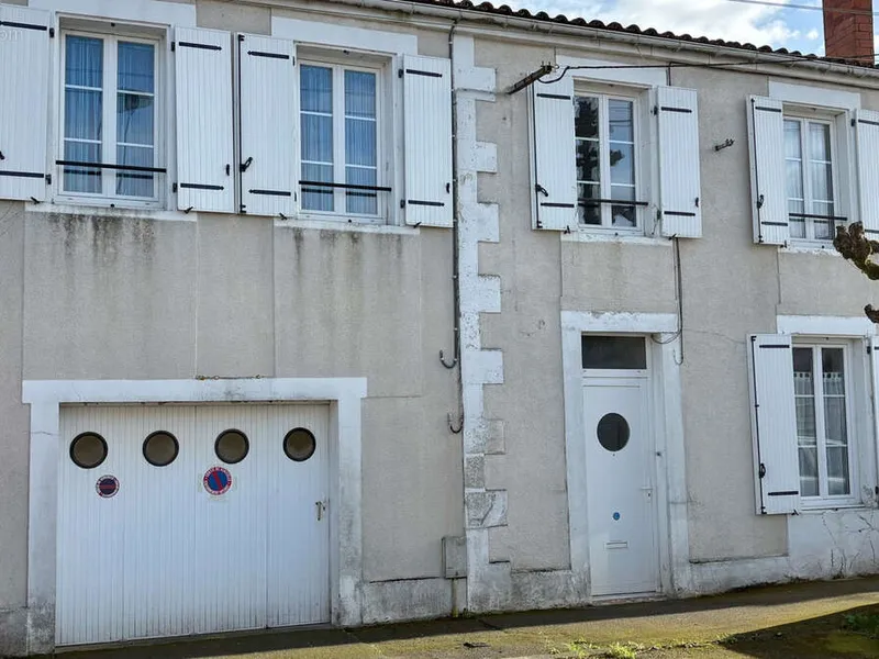 Photo Maison à Niort au prix de 279 000€