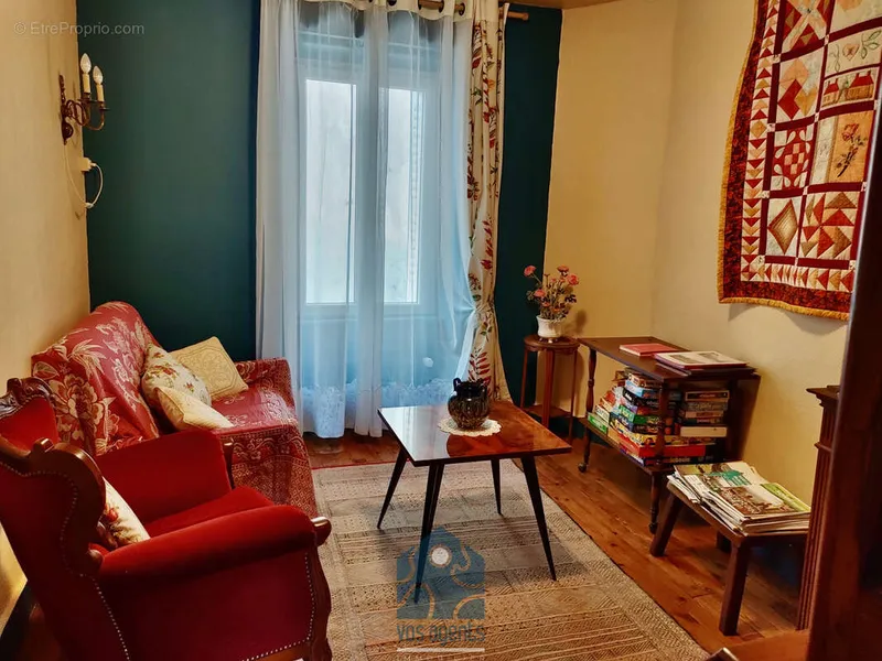 Photo Maison à Saint-Germain-L'herm au prix de 115 000€