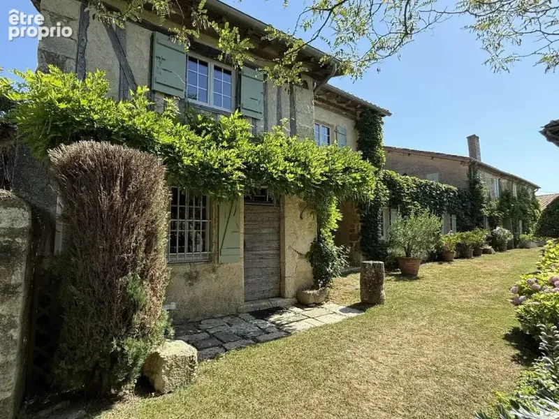 Photo Maison à Bazian au prix de 630 700€