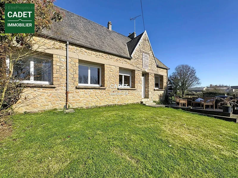 Photo Maison à La Haye-Pesnel au prix de 219 000€