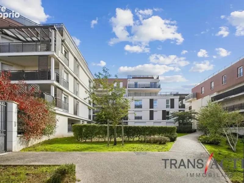Photo Appartement à Fontenay-Le-Fleury au prix de 152 000€