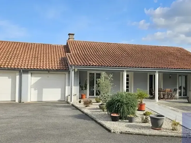 Photo Maison à Pouyastruc au prix de 253 000€
