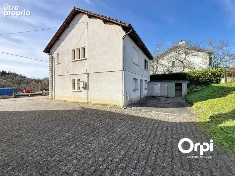Photo Maison à Saint-Eloy-Les-Mines au prix de 69 900€