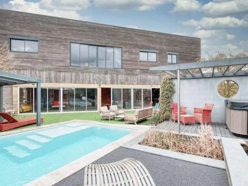 Photo Maison à Tremblay-Les-Villages au prix de 688 000€